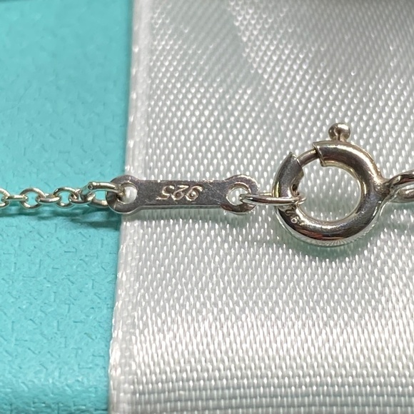 Tiffany & Co Dove Cross Elsa Peretti 925 silver 16” with box - Picture 7 of 8